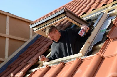 Pose de fenêtres de toit Velux à Azeville